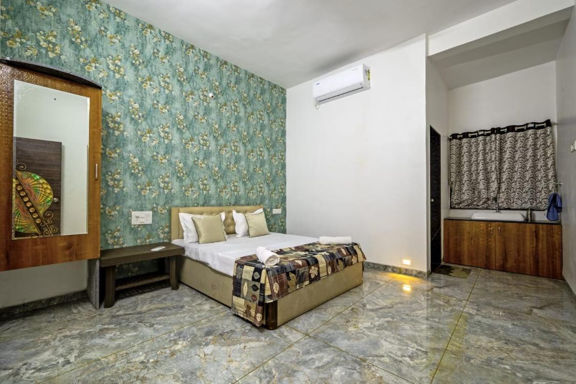 Fun Square Villa Лонавла Екстер'єр фото
